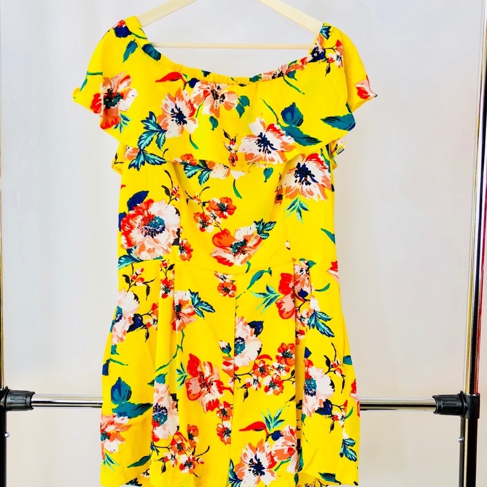 HP β¬οΈ $49 3X Floral Romper - Picture 3 of 7